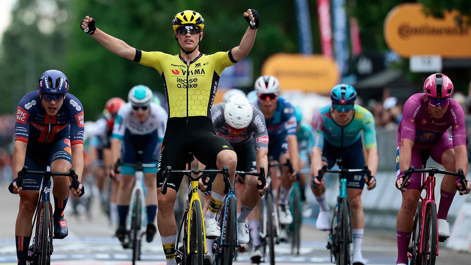 El ciclista de Países Bajos se ha impuesto en un sprint de velocistas.