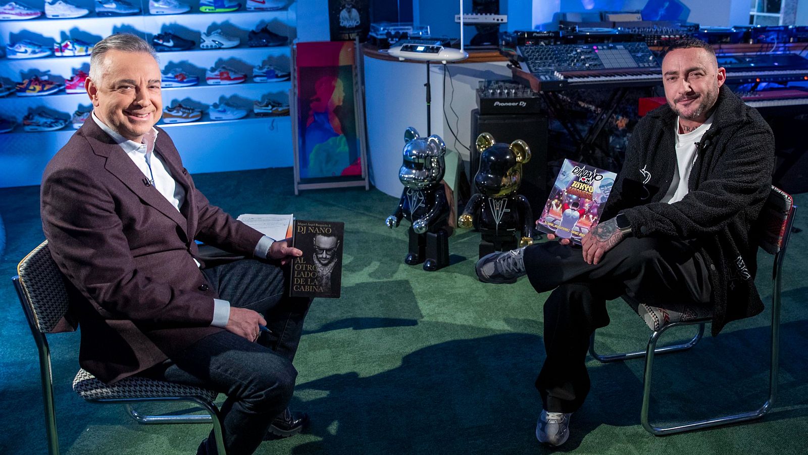 Jenaro Castro con DJ Nano durante la entrevista