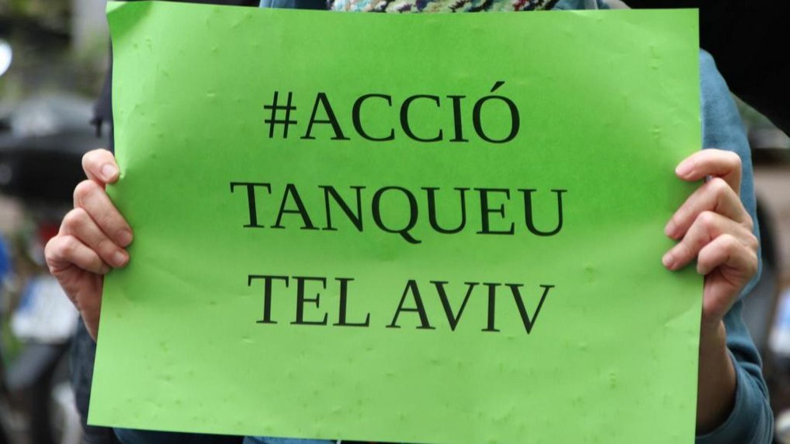 Un cartell de protesta demanant el tancament de l'oficina de la Generalitat a Tel Aviv / ACN