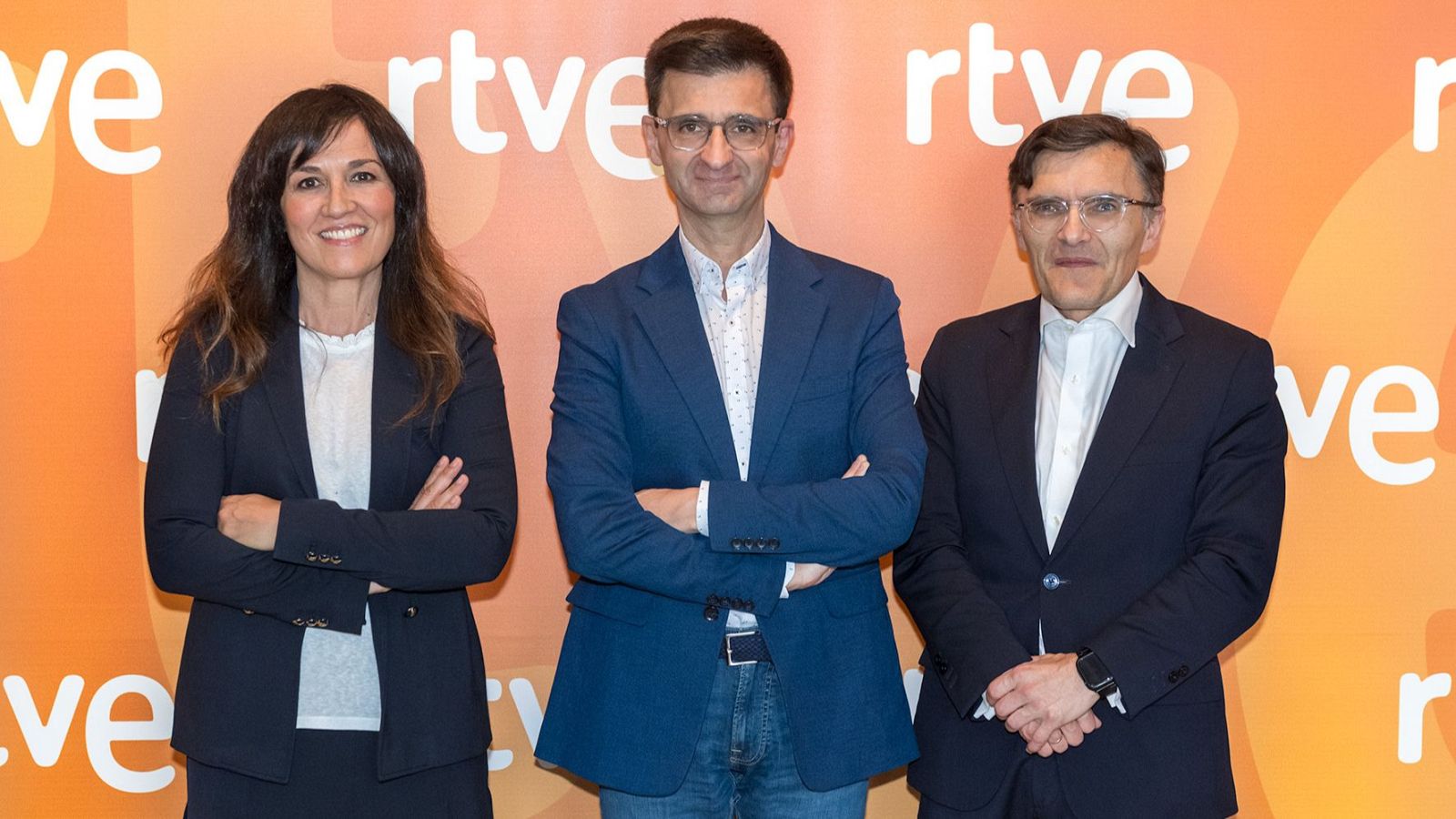 El presidente de RTVE, José Pablo López, el presidente del CPE, Alberto Durán, y Rosana Romero, directora de Deportes de RTVE