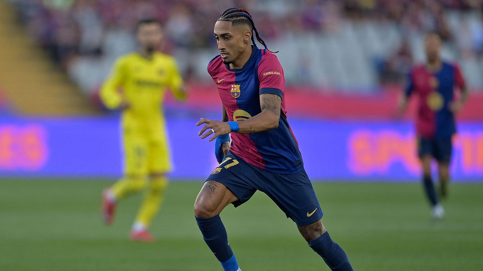 Raphinha renueva con el Barça