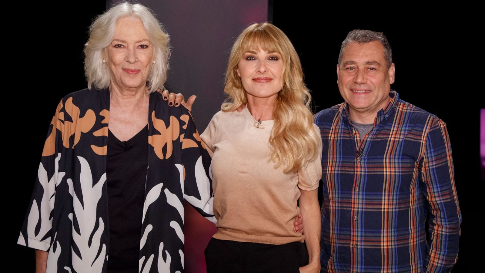 Susi Sánchez, Cayetana Guillén Cuervo y Mario Torrecillas en 'Versión Española'