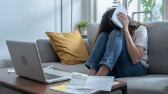 Violencia económica en la pareja: cuando el machismo controla las cuentas