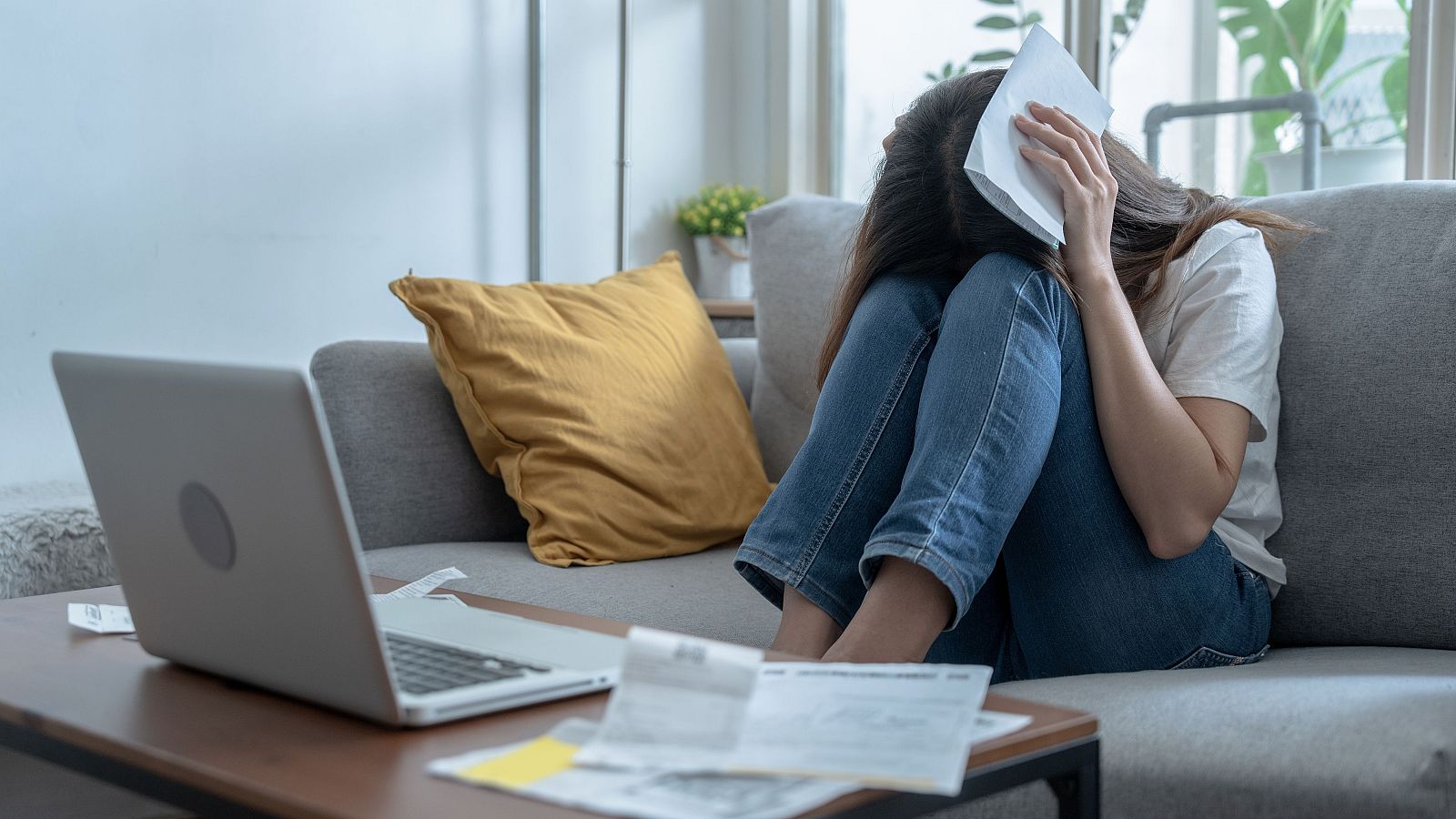 En España, más de 2,3 millones de mujeres mayores de 16 años han sufrido violencia económica en algún momento de su vida.