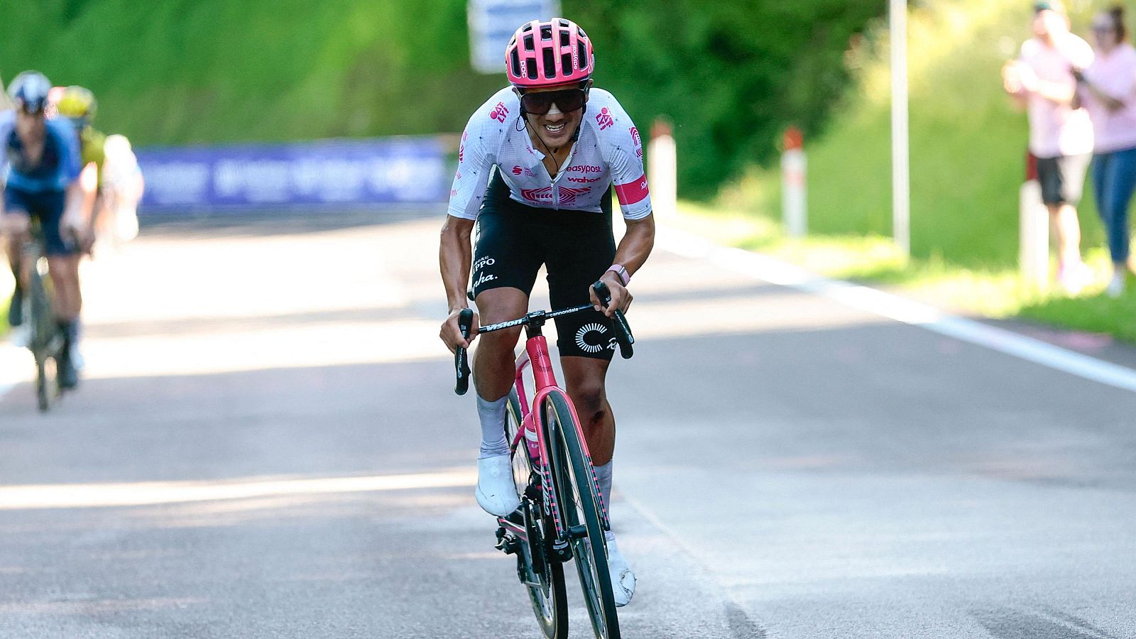 Richard Carapaz dinamita en Giro en la etapa 17 del Giro