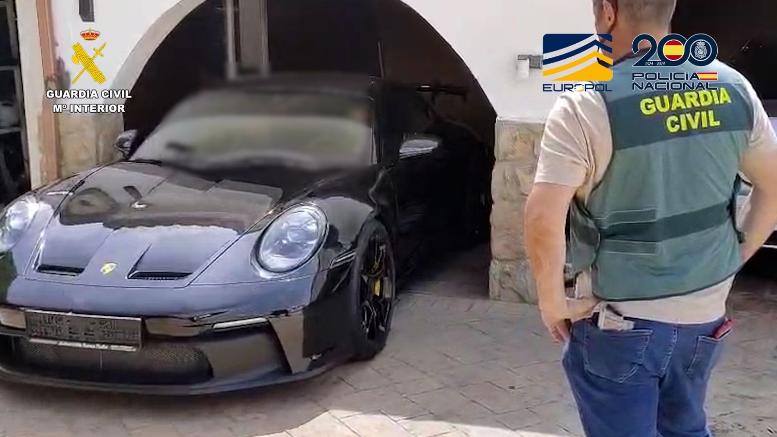 Operación Flusso para la recuperación de coches de lujo robados