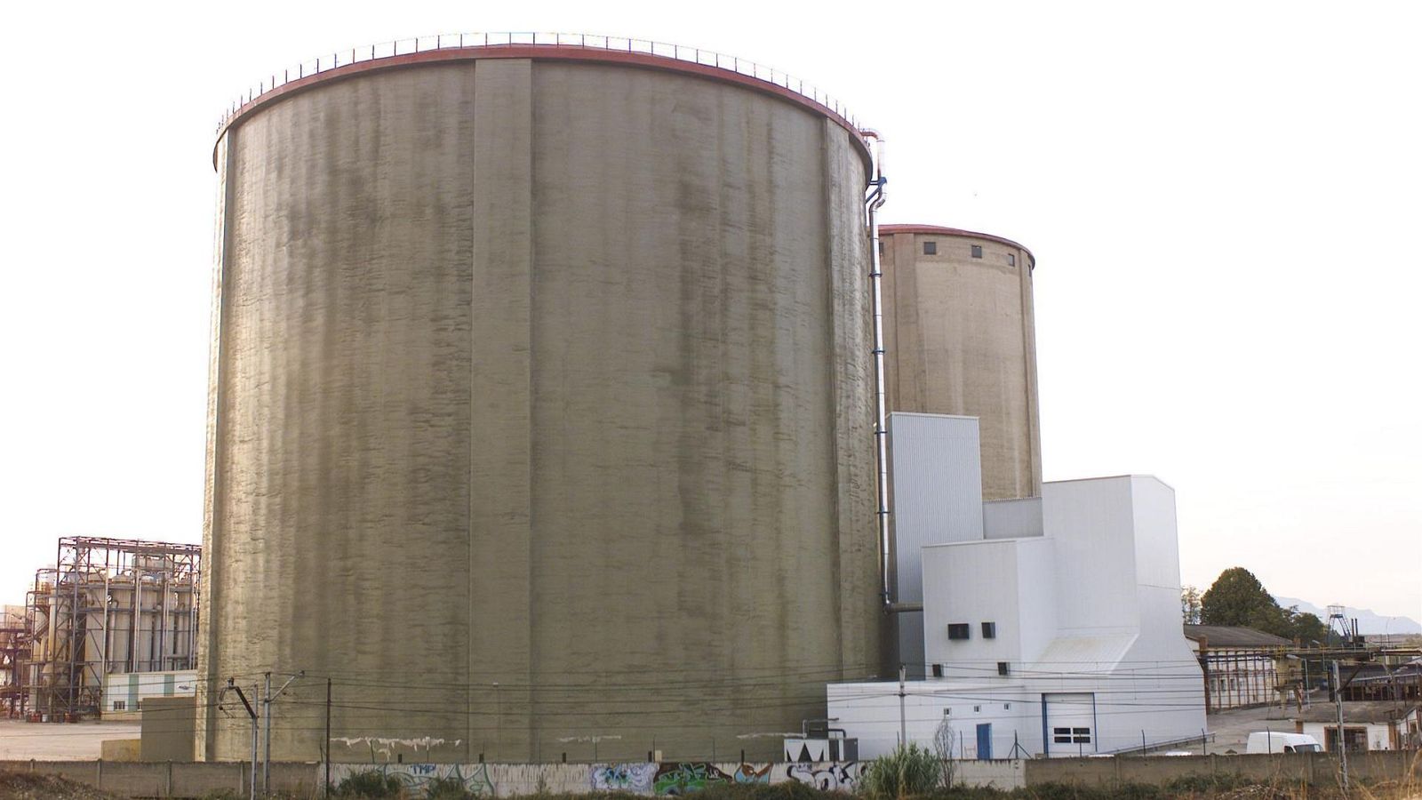 Azucarera anuncia un ERE para el despido de 251 empleados y el cierre de La Bañeza