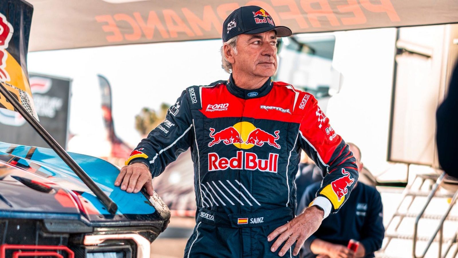 Carlos Sainz se plantea presentarse como candidato a dirigir la FIA