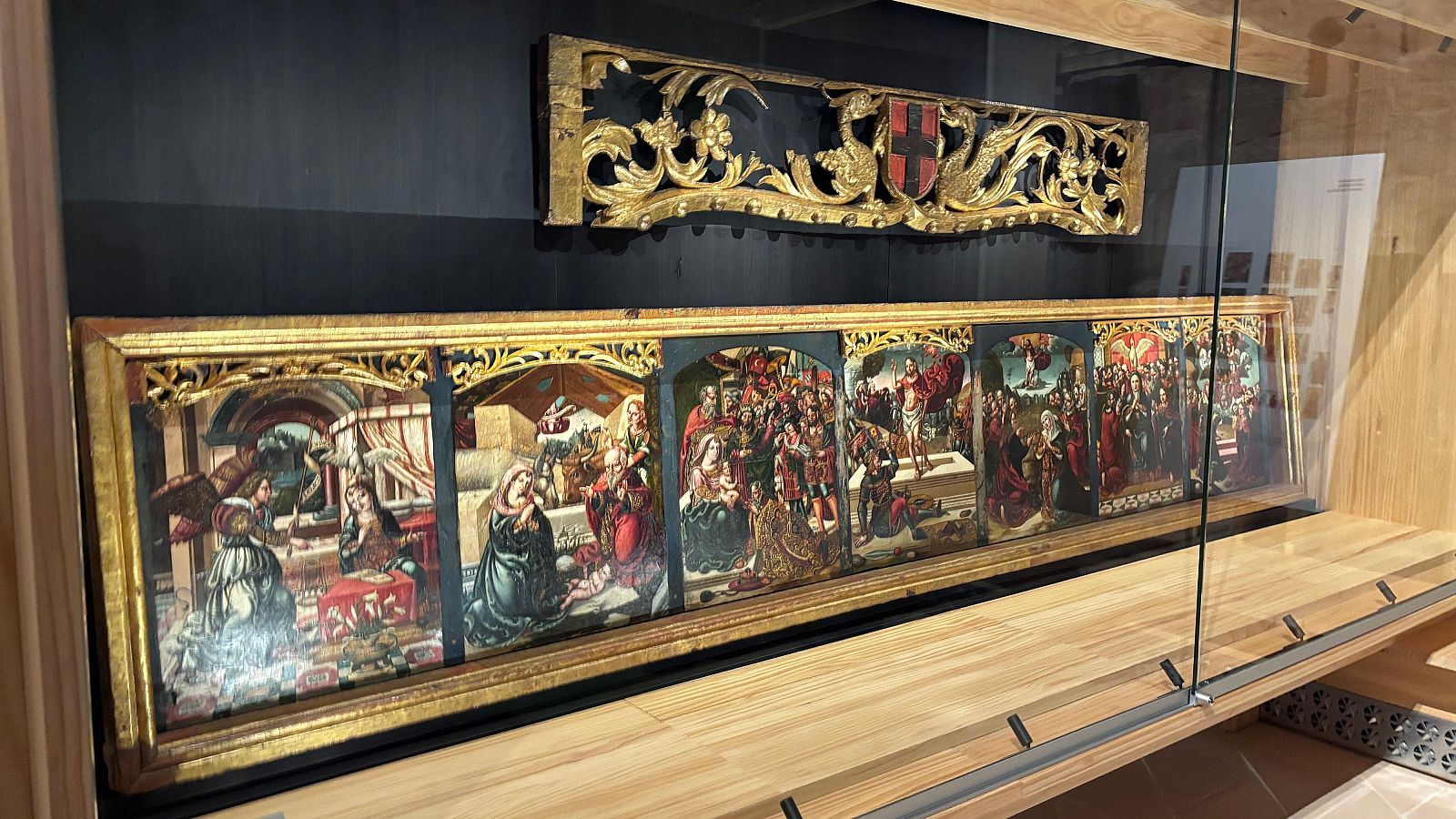 Predela del Retablo de la Piedad, expuesta en el Monasterio de Santa María de Sijen ubicado en Sijena (Huesca, Aragón).