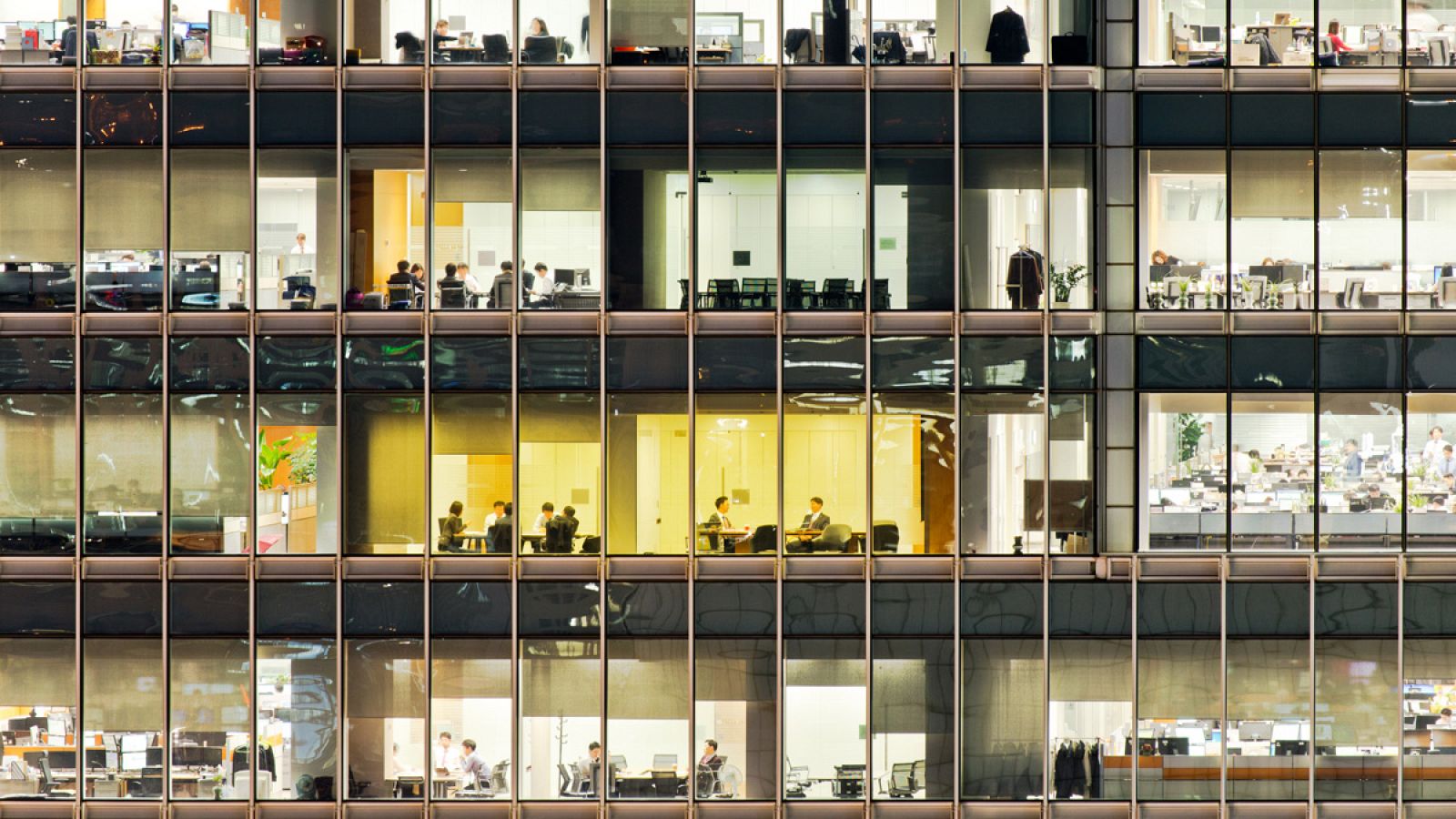 Un edificio de oficinas