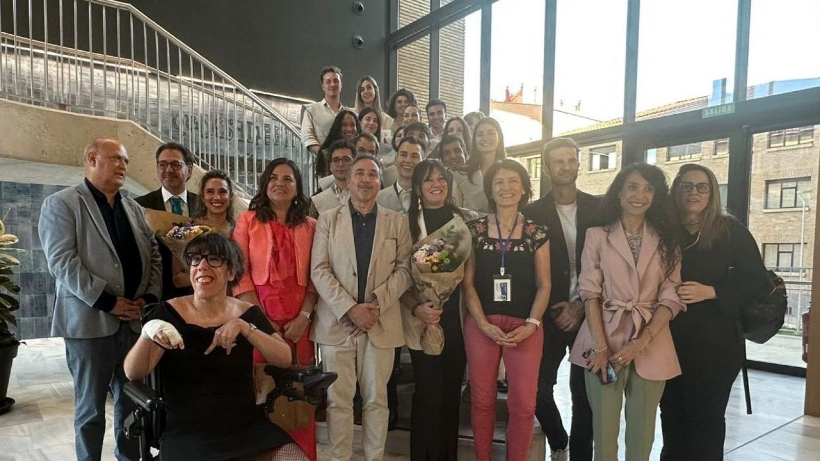 Foto de familia de la graducación del Máster de Reporterismo 360º, en Zaragoza