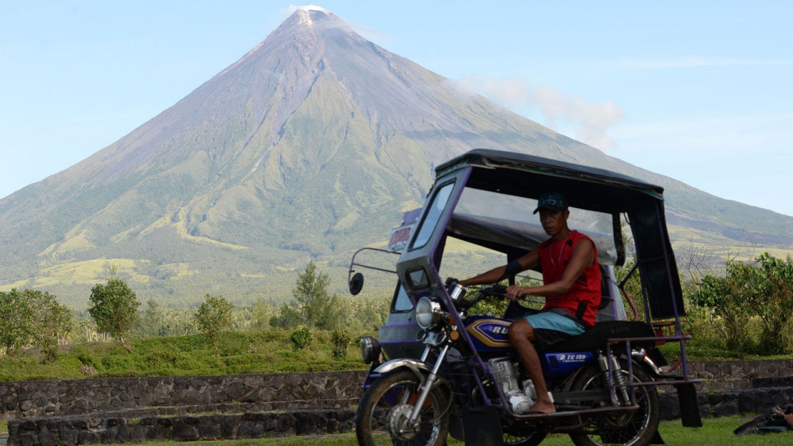 Fotografía de archivo del volcán Mayon en 2014