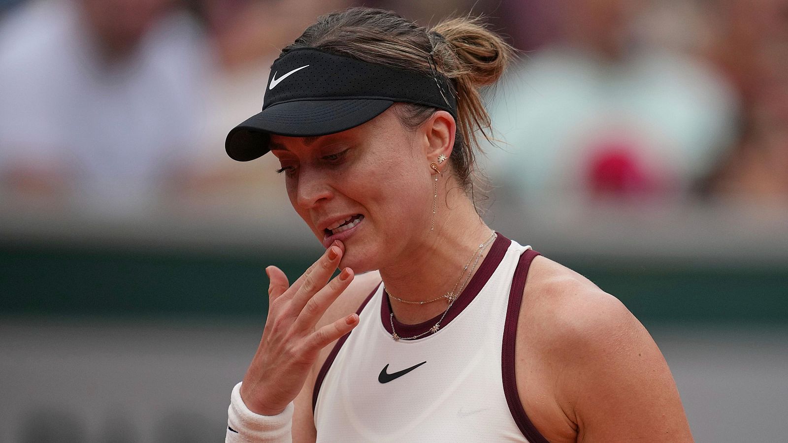 Paula Badosa, pensativa en su partido ante Kasatkina