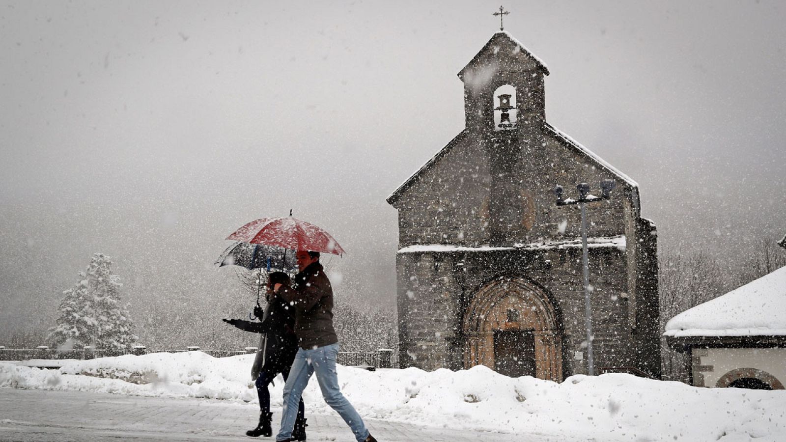 Un temporal de viento y fuerte oleaje tendrá en alerta a Canarias y otras ocho provincias del norte peninsular