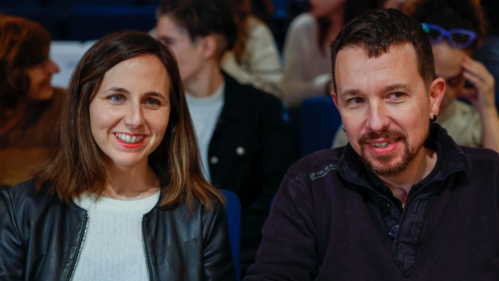 La secretaria general de Podemos, Ione Belarra, y el exlíder de la formación, Pablo Iglesias