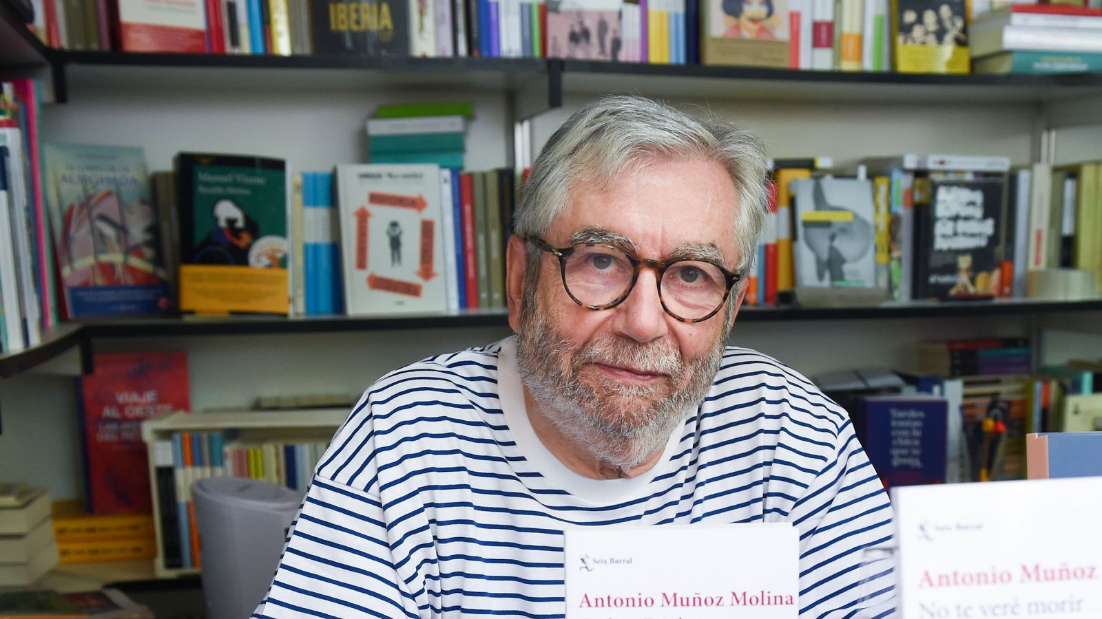 Muñoz Molina entreteje su memoria y su amor a los libros en 'El verano de Cervantes'