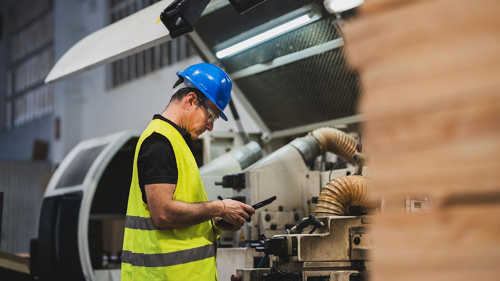 Yolanda Díaz advierte de que el control de horarios se aplicará a pesar del bloqueo de la reducción de la jornada laboral