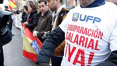 Interior ofrece a policías y guardias civiles equiparar sus sueldos a los de los Mossos en tres años