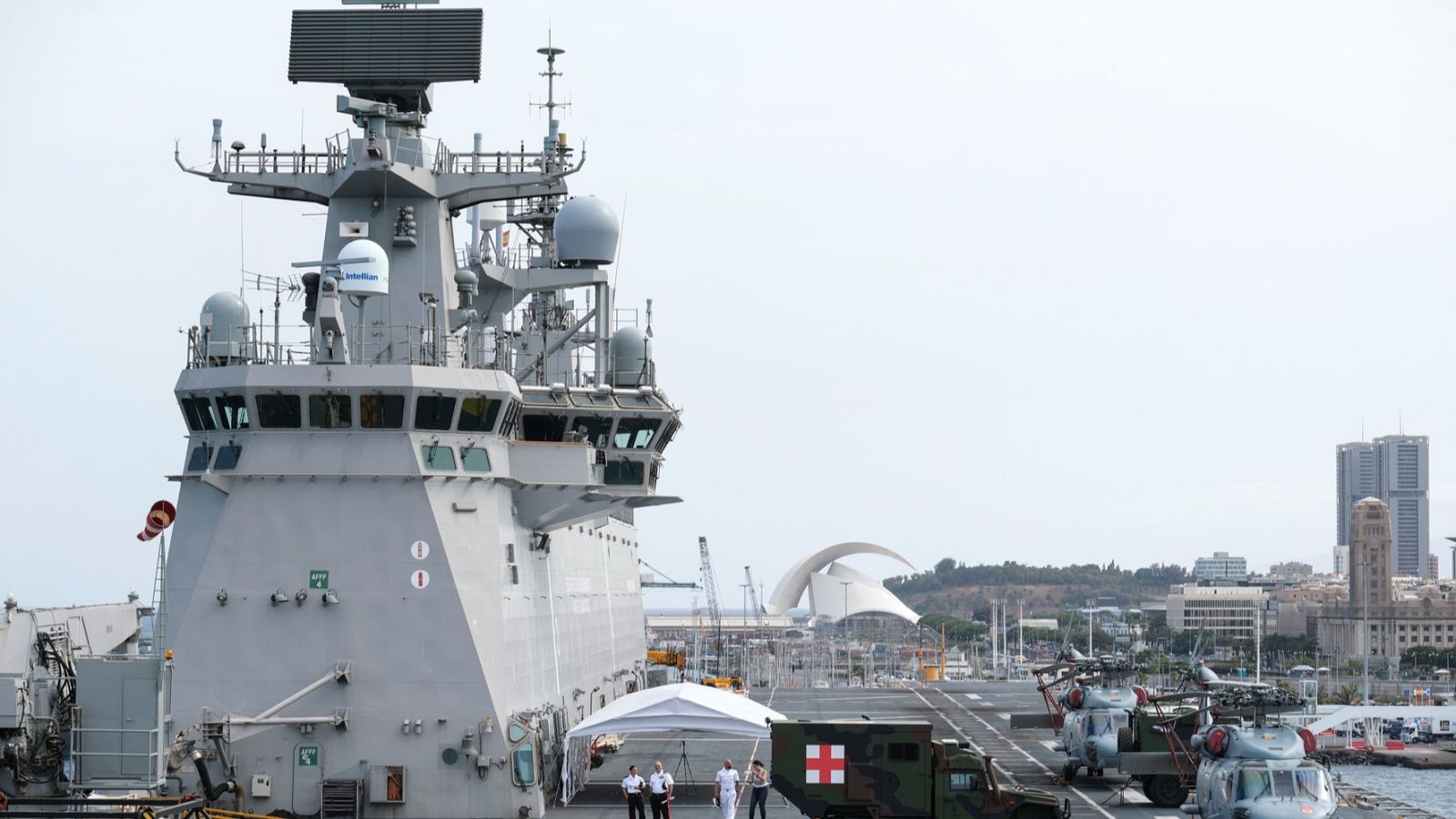 Buque Juan Carlos I en Sta.Cruz Tenerife