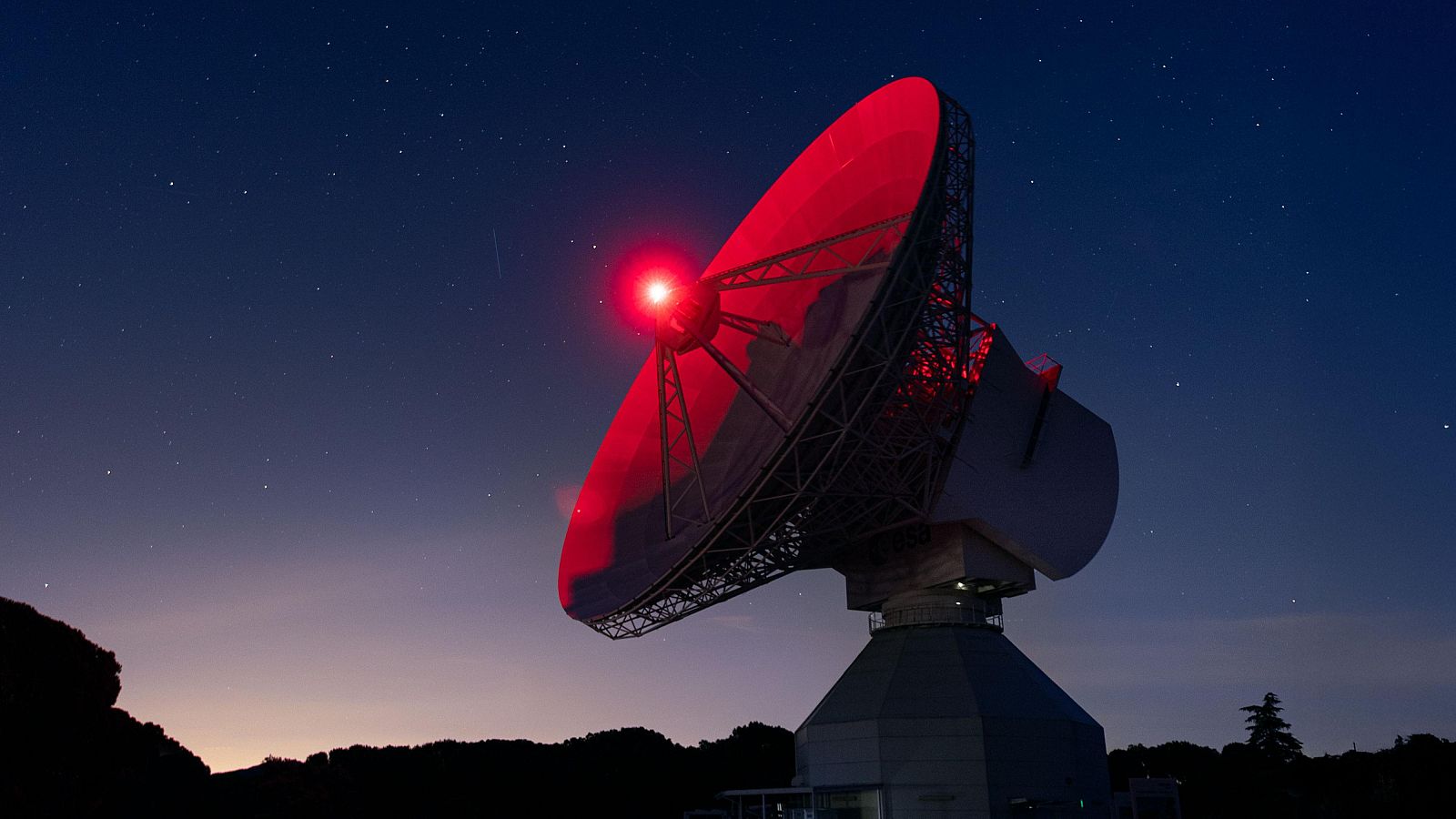 La Agencia Espacial Europea envía 'El Danubio azul' al espacio profundo