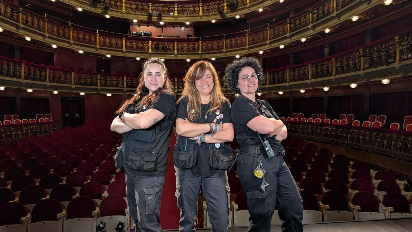 Las técnicas de los teatros municipales de Madrid Mirella Carbonell, Cristina Martínez y Pilar García
