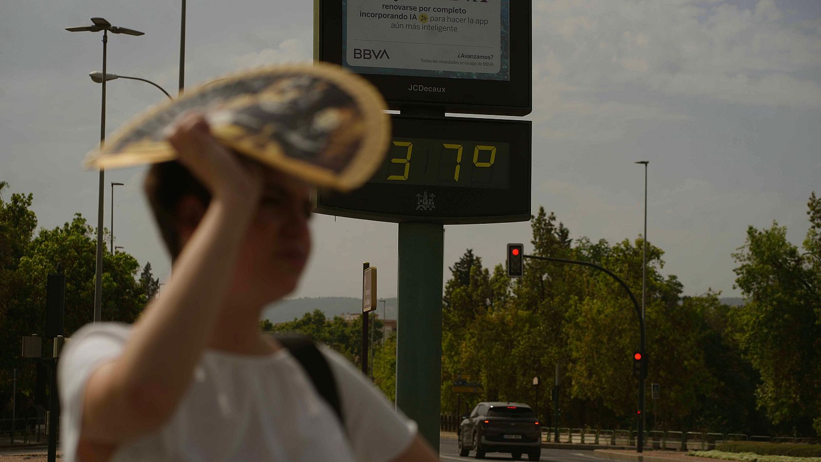 Un termómetro en el centro de Córdoba indica 37 grados de temperatura