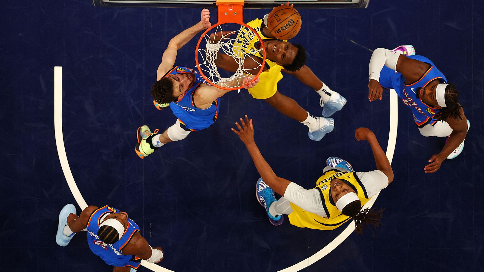 Los Pacers toman ventaja en la serie.