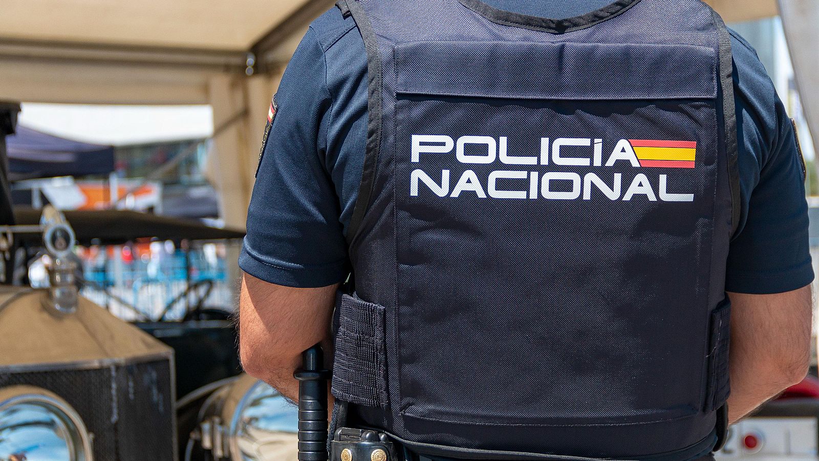 Un agente de la Policía Nacional