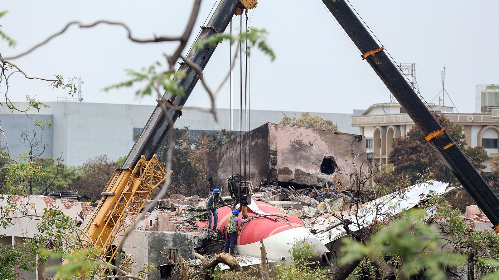 El piloto del avión de Air India siniestrado declaró Mayday segundos después de despegar