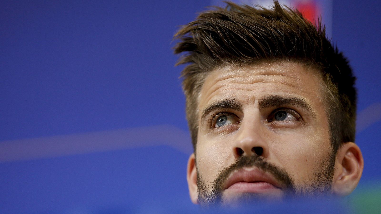 El central Gerard Piqué renueva con el Barça hasta el 2022