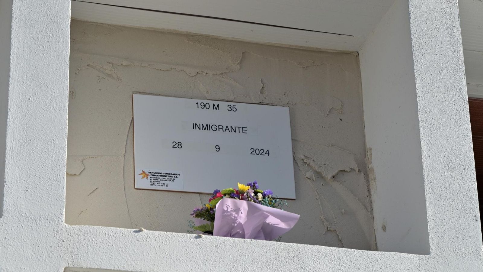 Reciben sepultura seis de los fallecidos en el naufragio de un cayuco en El Hierro