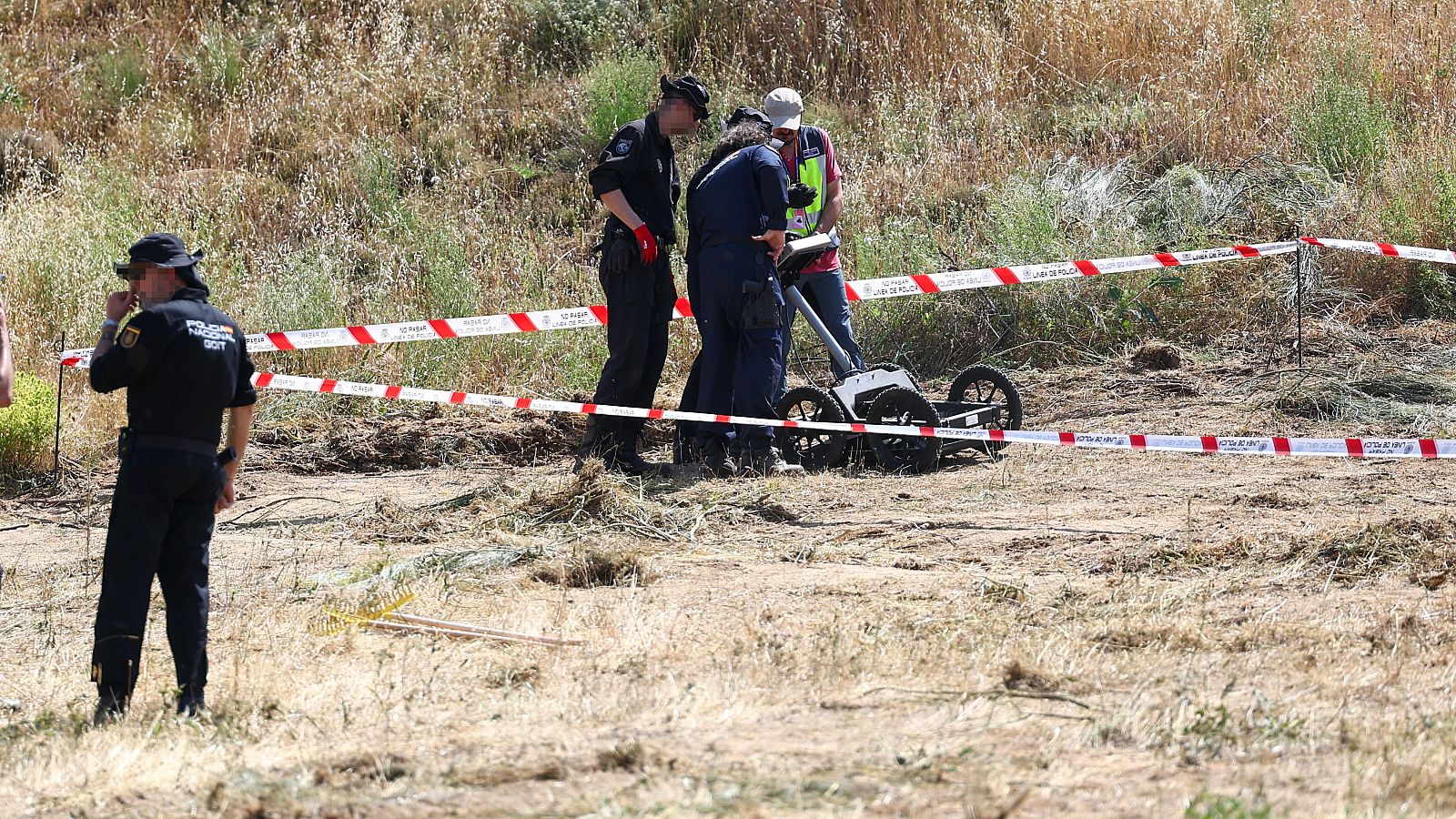 Medio centenar de policías y drones buscan en Carranque (Toledo) los restos de Heidi Paz