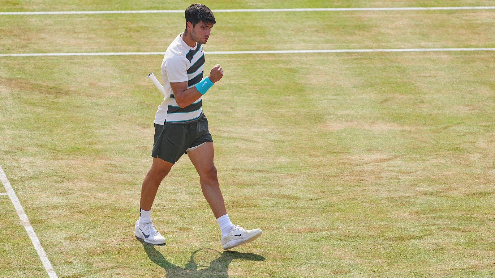 Alcaraz se clasifica para cuartos de final en Queen`s tras vencer a Jaume Munar