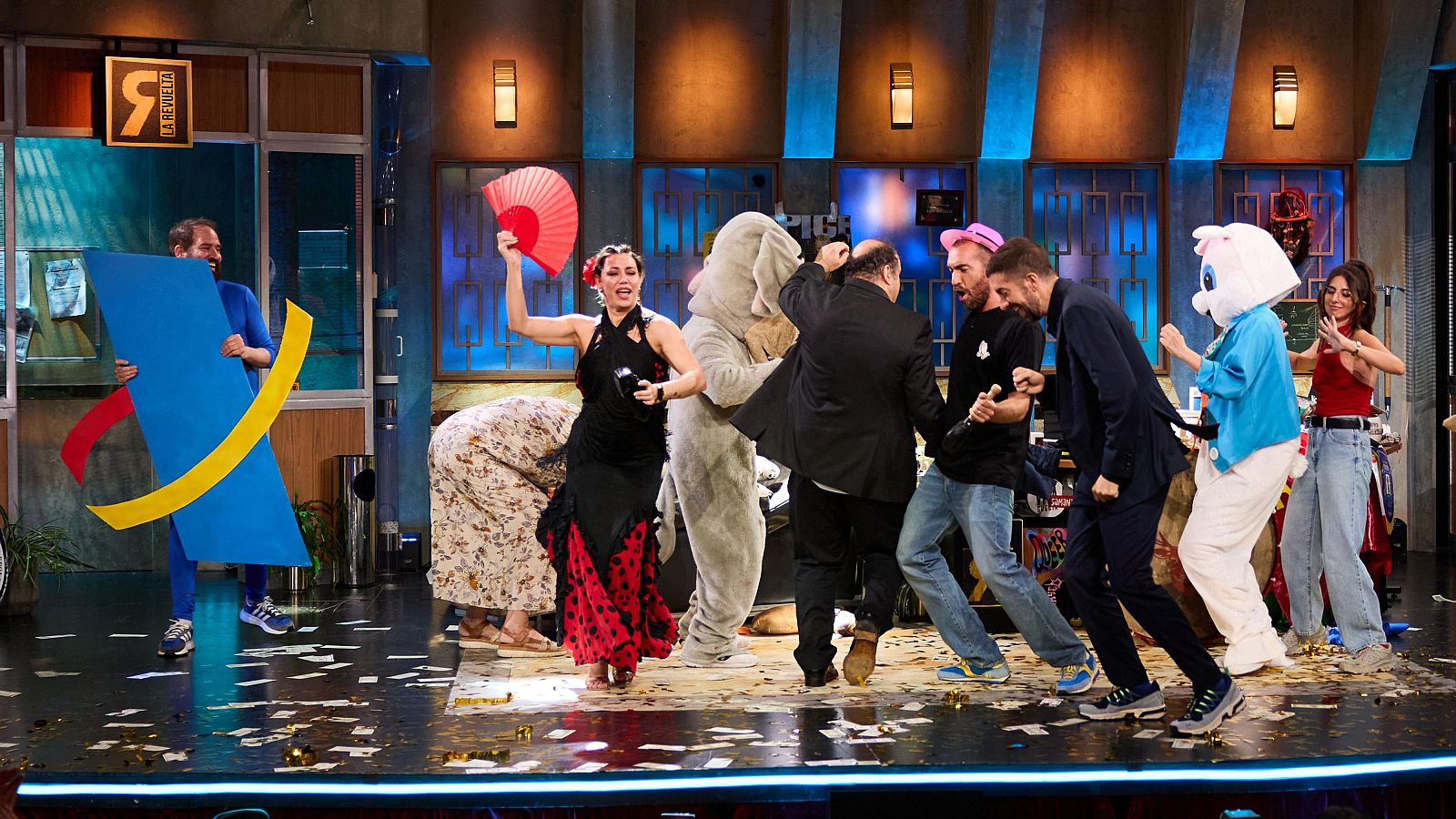 Jorge Ponce y David Broncano bailan en La Revuelta 19/6/25