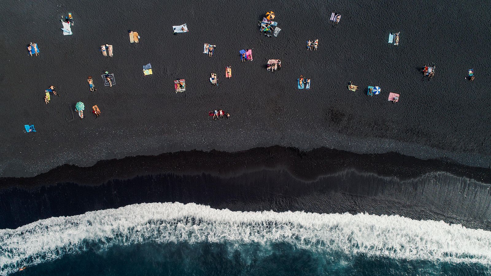 Playas de arena negra en Canarias