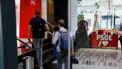 La UCO entra en la sede del PSOE en Ferraz y en el ministerio de Transportes para clonar los correos de Cerdán y Ábalos