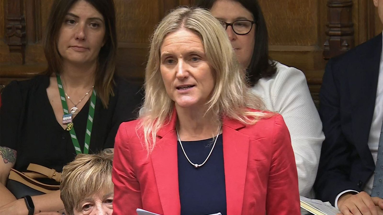 El Parlamento británico aprueba diez años después de su primera votación la ley de la eutanasia asistida