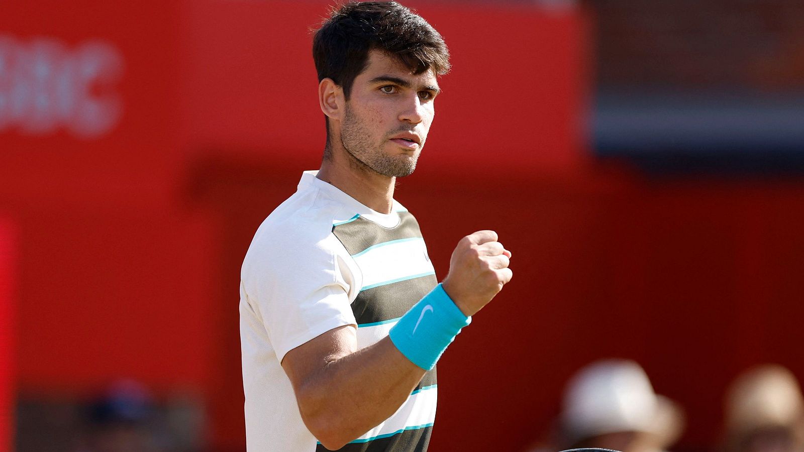 Alcaraz alcanza por la vía rápida las semifinales de de Queen´s ante el galo Rinderknech