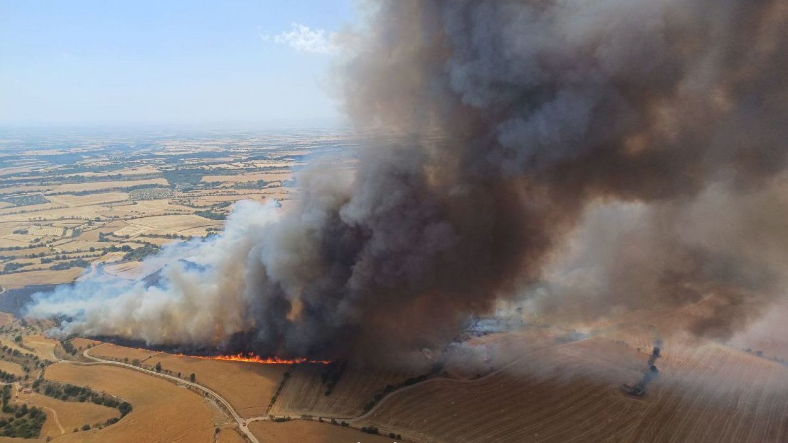 Imatge aèria de l'incendi a Granyena de Segarra (Lleida)