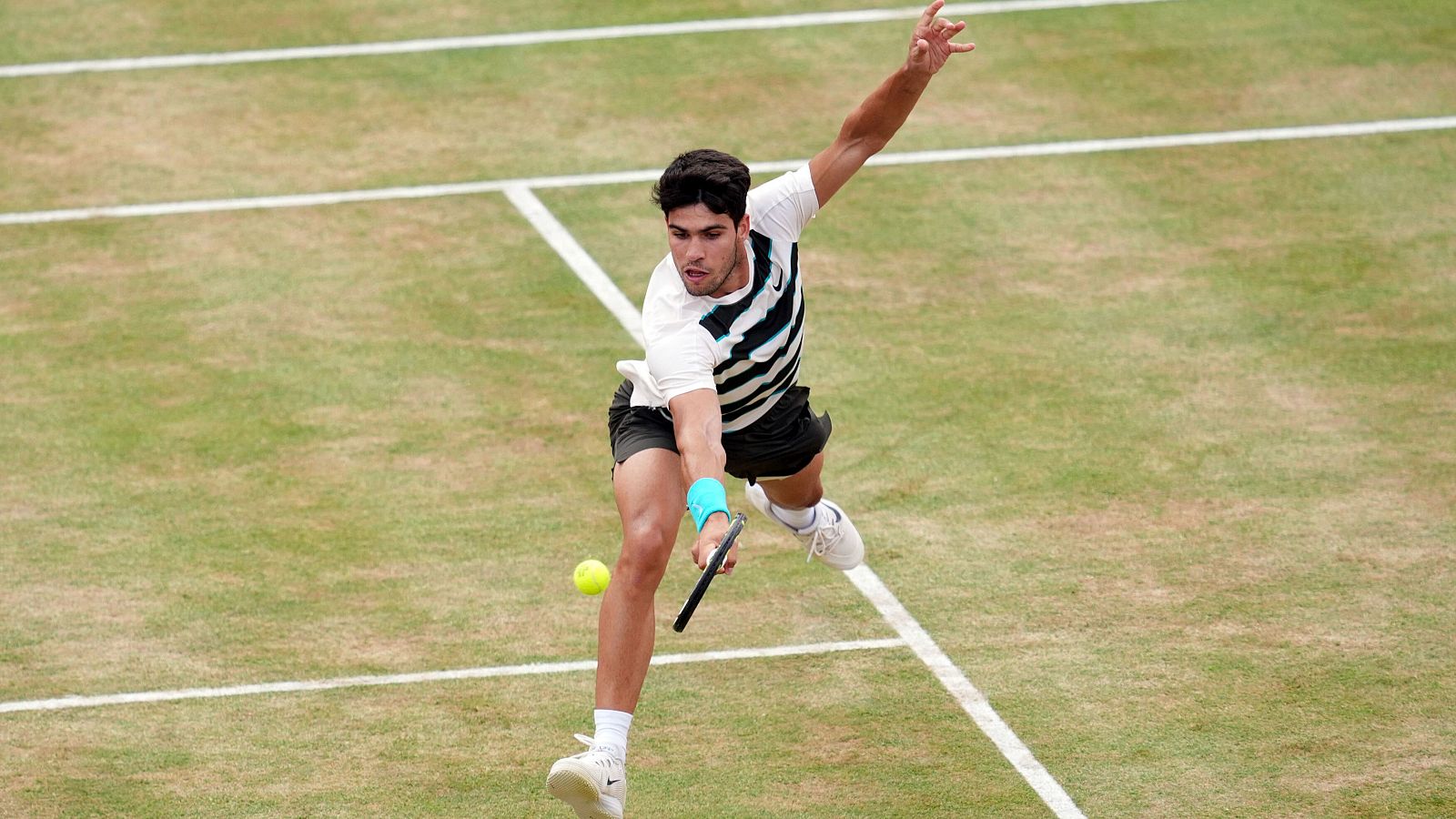 Alcaraz jugará la final de Queen's