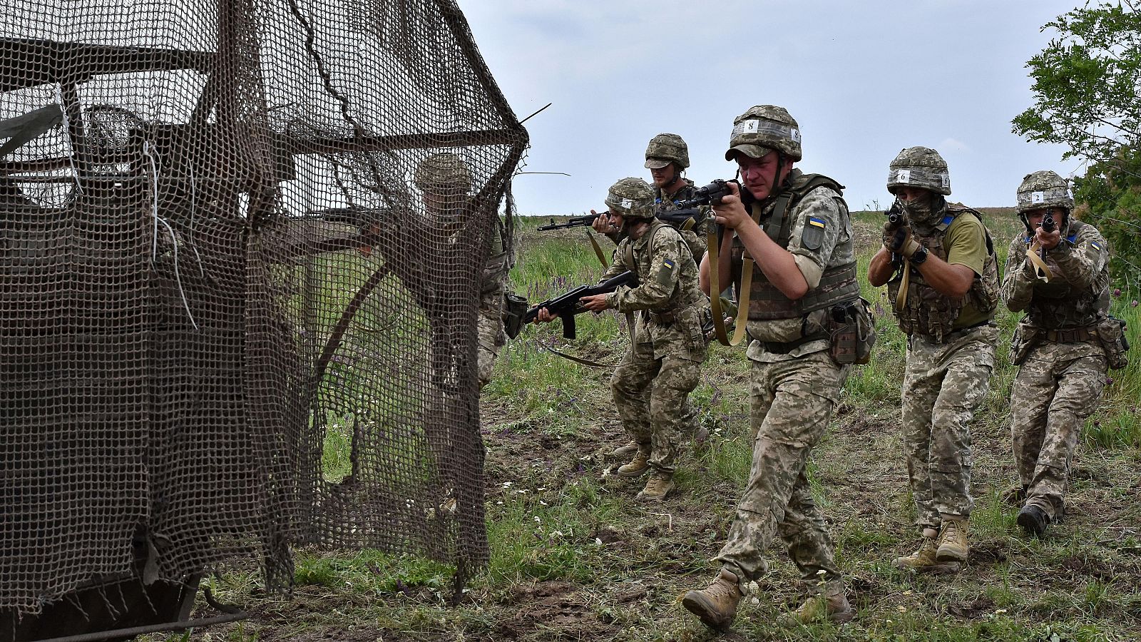 Soldados ucranianos participan en unas maniobras en la región de Zaporiyia