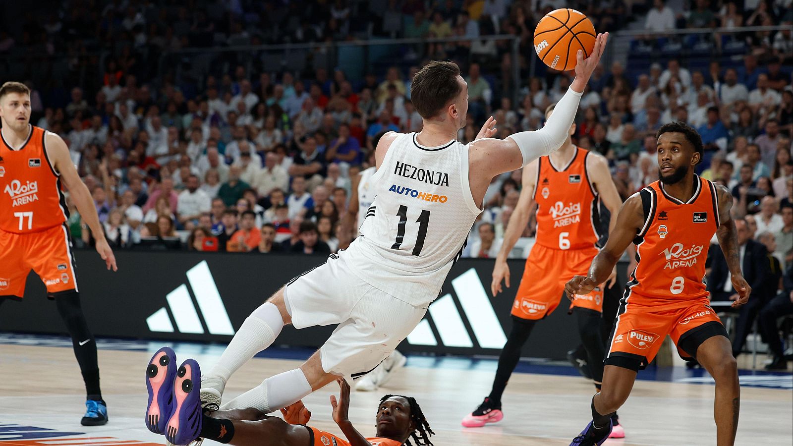 El Real Madrid gana el segundo partido de la final de la Liga Endesa contra Valencia Basket