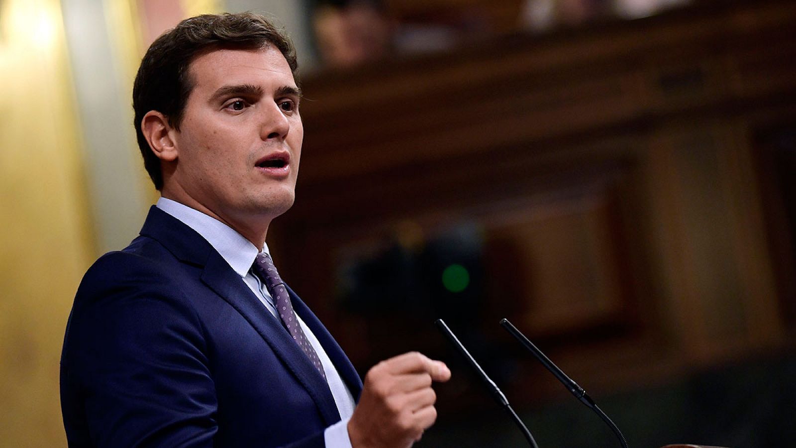 Rivera pide no premiar a los 'golpistas' y pide elecciones en Cataluña