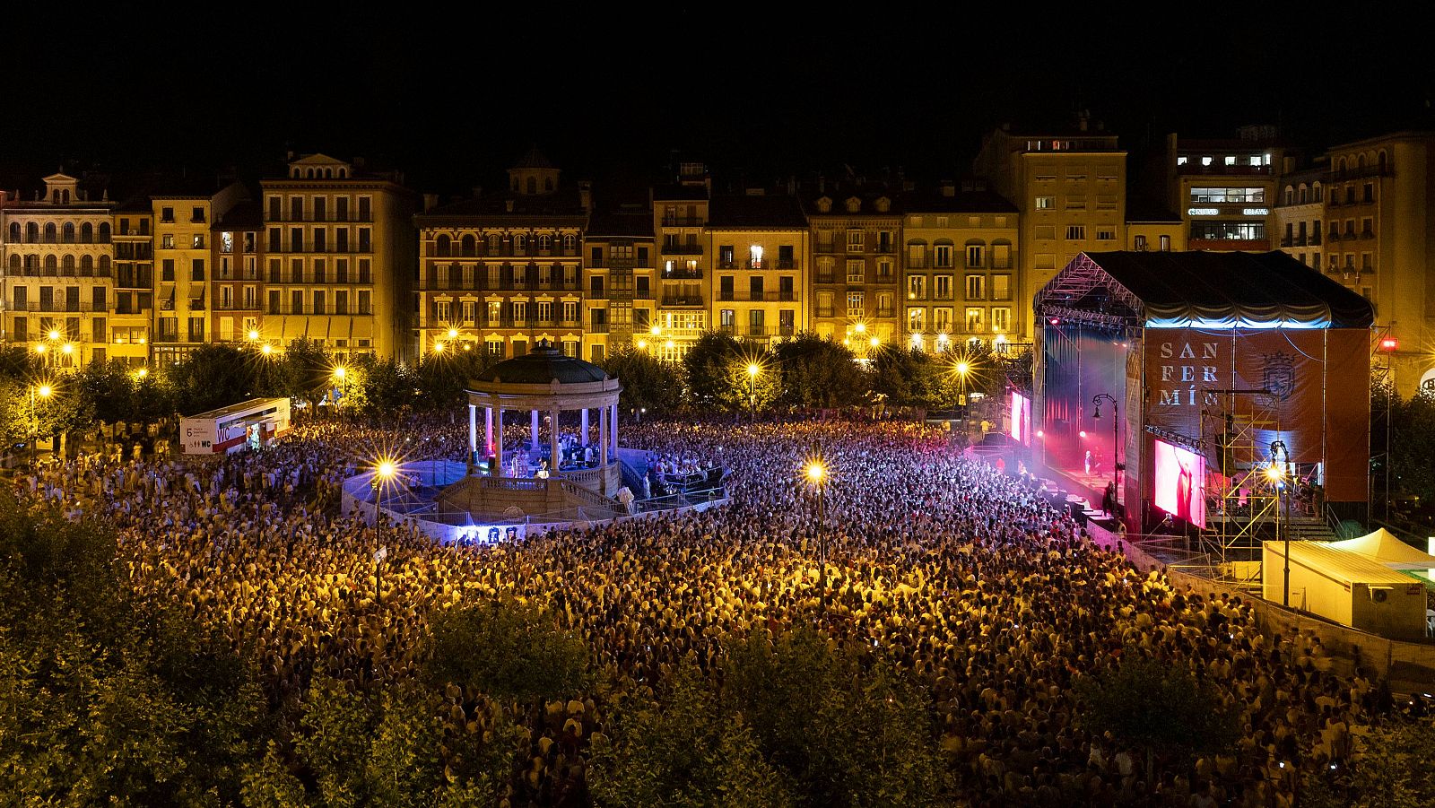 Aspecto de la Plaza del Castillo de Pamplona durante uno de los conciertos de 2024