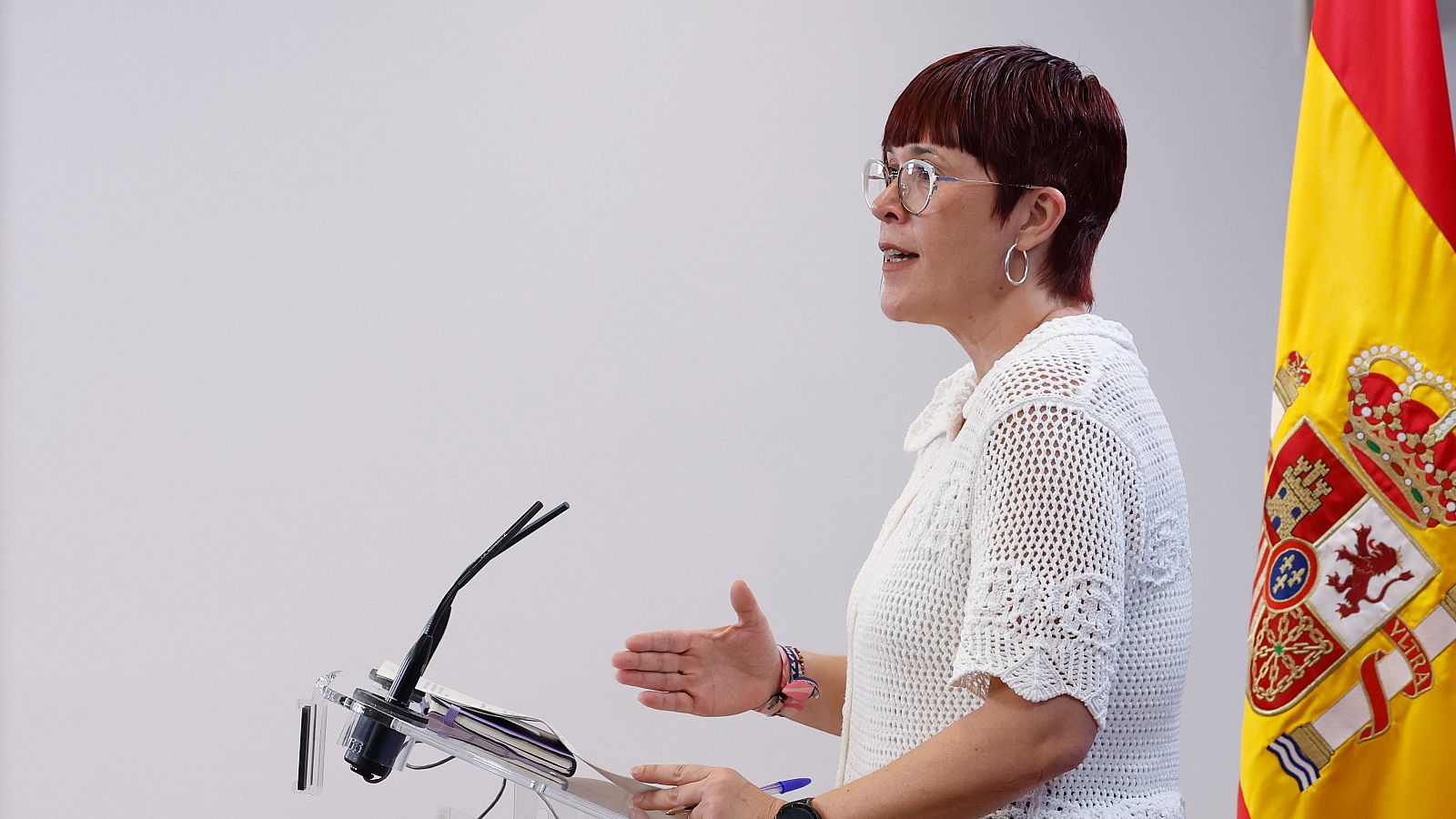 La diputada de Compromís Àgueda Micó en la rueda de prensa de portavoces