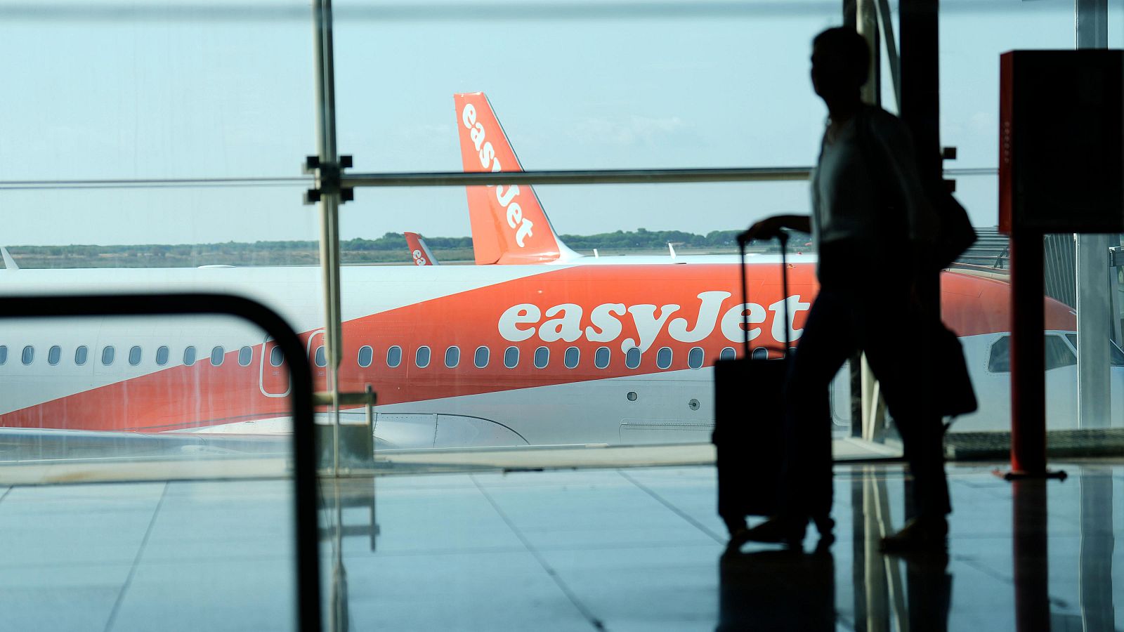 Transportes fija servicios mínimos del 81% al 90% para la huelga de EasyJet de esta semana