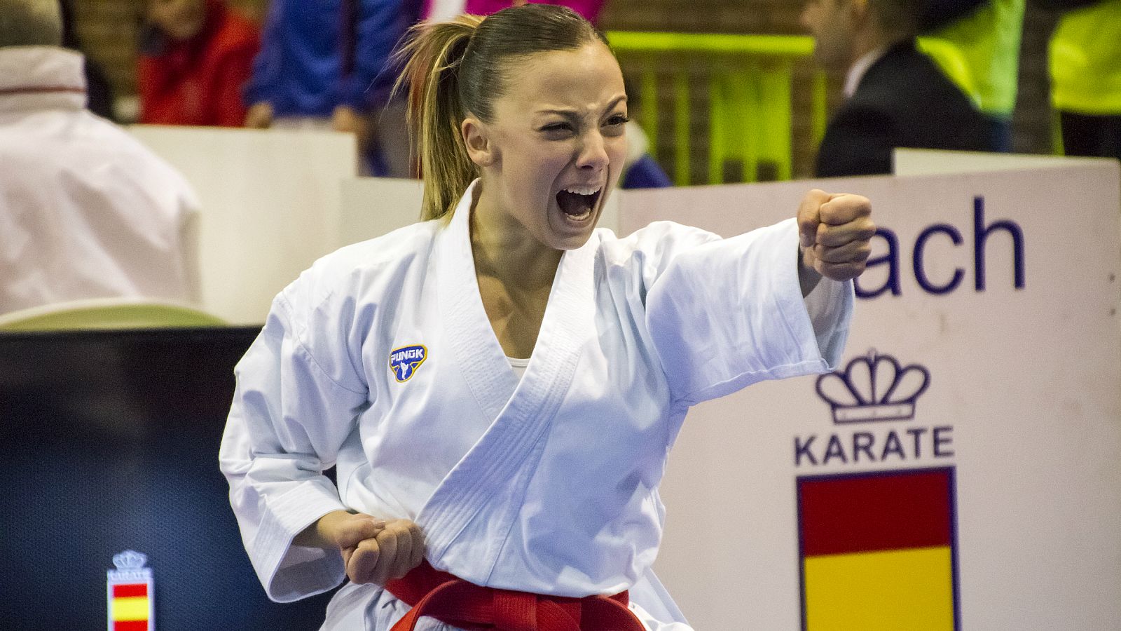 Lidia Rodriguez en la competición de kata