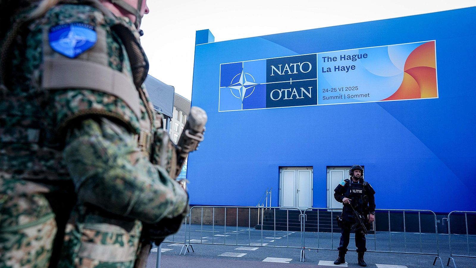 Las fuerzas de seguridad montan guardia en la cumbre de la OTAN