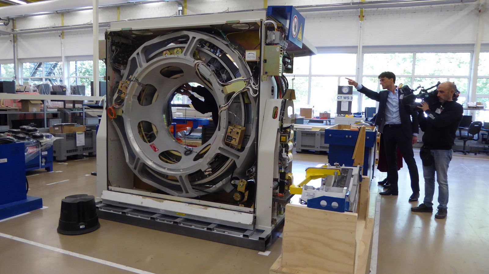 Maarten, en la planta de reparaciones de Philips