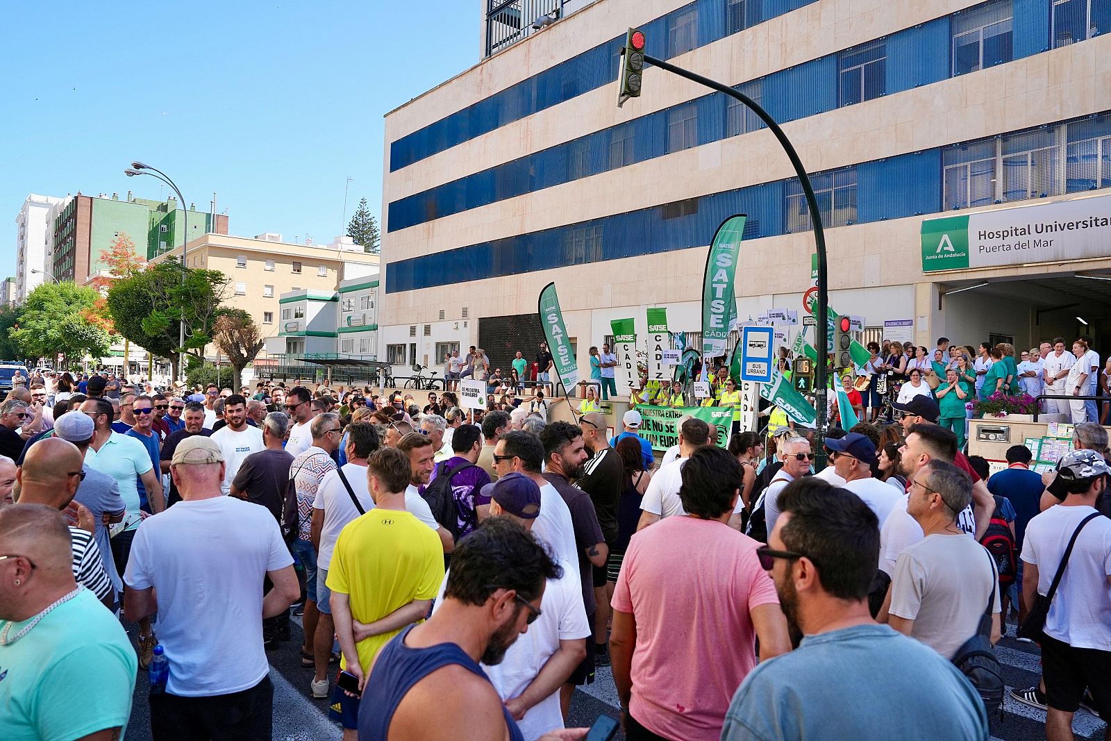 Sindicatos y patronal retoman negociaciones durante el quinto día de huelga indefinida en el sector del metal de Cádiz